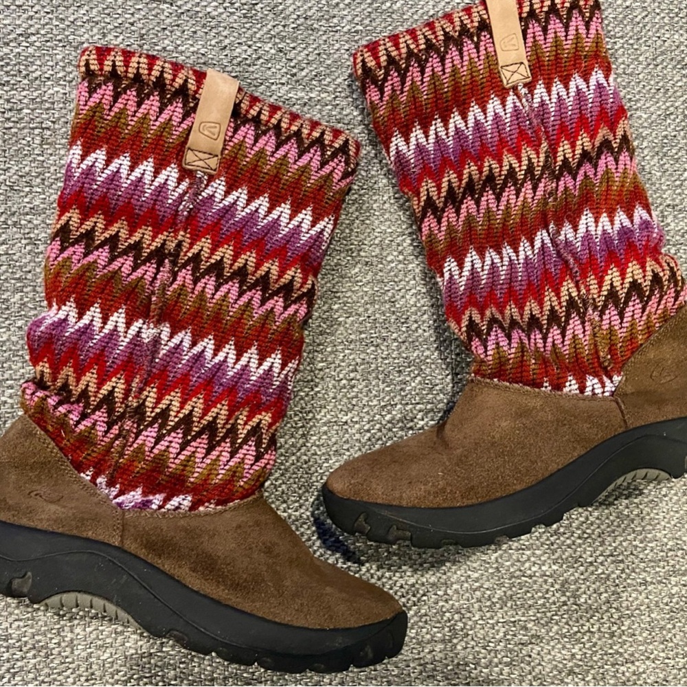 Girls KEEN Sweater Suede Boots